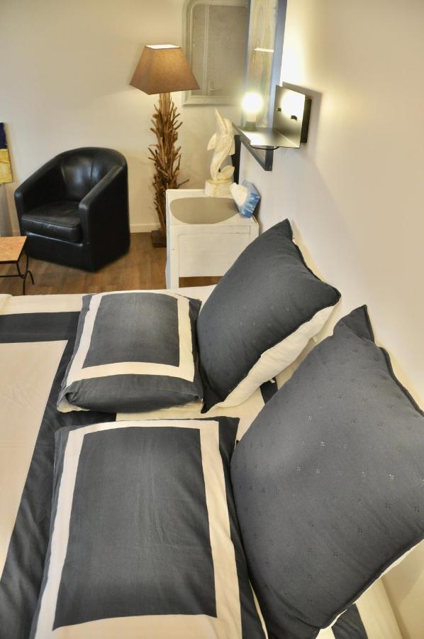 Les Chambres Tropeziennes Sanary-sur-Mer Kültér fotó